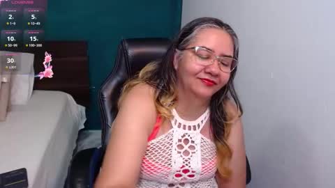 Snapshot of scarlett_duboi1 chatting on 11/19/25, 09:15 Scarlett online show from 11/19/25, 09:15