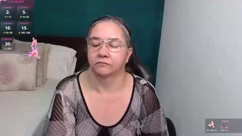 Snapshot of scarlett_duboi1 chatting on 12/14/25, 03:56 Scarlett online show from 12/14/25, 03:56