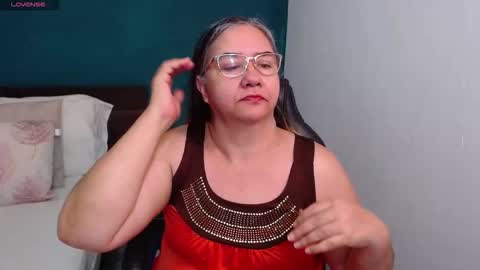 Snapshot of scarlett_duboi1 chatting on 12/21/25, 09:44 Scarlett online show from 12/21/25, 09:44