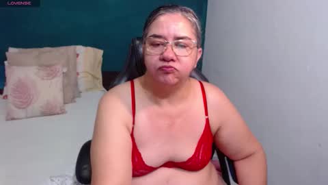 Snapshot of scarlett_duboi1 chatting on 03/29/26, 02:33 Scarlett online show from 03/29/26, 02:33