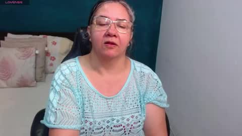 Snapshot of scarlett_duboi1 chatting on 05/22/26, 01:24 Scarlett online show from 05/22/26, 01:24