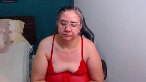 Snapshot of scarlett_duboi1 chatting on 06/04/26, 01:22 Scarlett online show from 06/04/26, 01:22