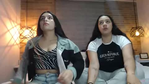 Snapshot of scarlett_evance chatting on 12/01/25, 10:09 Scarlett and Jazmin online show from 12/01/25, 10:09