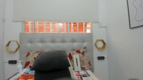 scarlett_fox20 online show from 10/03/25, 12:57