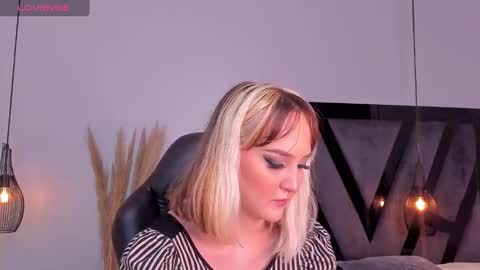 Scarlett goth  online show from 02/23/25, 08:11