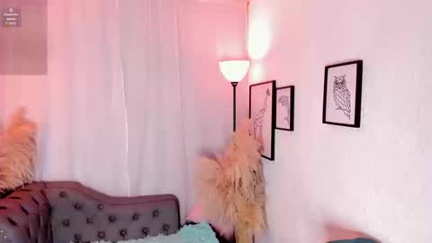 Snapshot of scarlett_johs chatting on 09/15/25, 01:55 Scarlett Johs online show from 09/15/25, 01:55