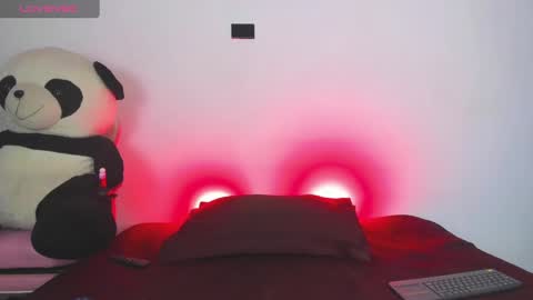 Snapshot of scarlett_lewis2 chatting on 02/15/25, 03:20 SweetScarlett online show from 02/15/25, 03:20