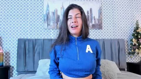 Snapshot of scarlett_moore_ chatting on 01/06/25, 12:46 Scarlett online show from 01/06/25, 12:46