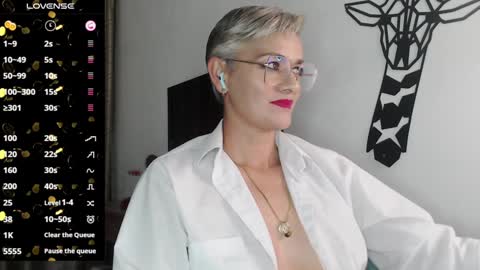 Scarlett online show from 01/15/25, 11:51