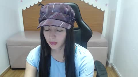 Snapshot of scarlett_percy_t chatting on 11/10/25, 07:35 scarlett_percy_t online show from 11/10/25, 07:35