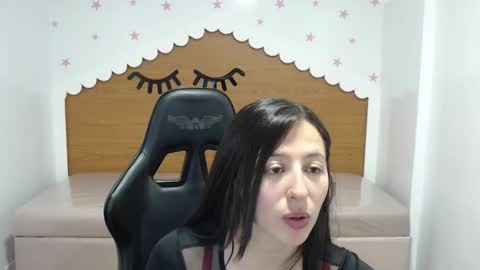 Snapshot of scarlett_percy_t chatting on 11/23/25, 07:46 scarlett_percy_t online show from 11/23/25, 07:46