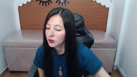 Snapshot of scarlett_percy_t chatting on 11/29/25, 08:01 scarlett_percy_t online show from 11/29/25, 08:01