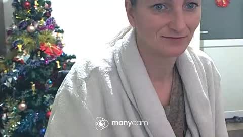 scarlett_queen01 online show from 01/08/25, 02:14