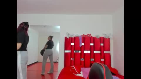 scarlett_red_11 online show from 05/18/26, 04:24