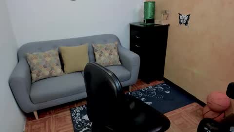 Snapshot of scarlett_sax chatting on 11/23/25, 01:49 Scarlett sax online show from 11/23/25, 01:49