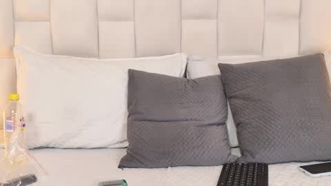 scarlett_sm online show from 10/16/25, 07:48