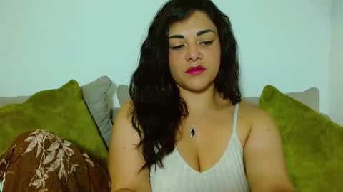 Snapshot of scarlett_tits92 chatting on 02/16/26, 03:30 hellen online show from 02/16/26, 03:30