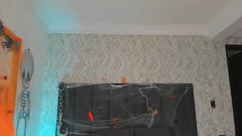 Scarlett online show from 10/31/25, 05:52