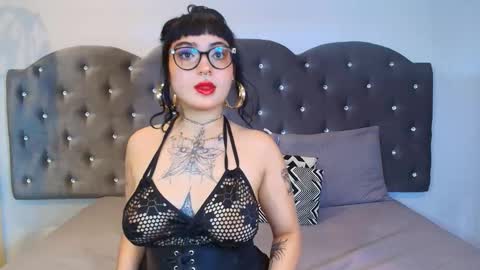 Snapshot of scarlett_venom_ chatting on 02/04/26, 08:25 scarlett_venom_ online show from 02/04/26, 08:25