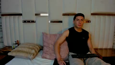 Snapshot of scarlettandlucas chatting on 01/15/26, 08:23 Scarlett and Lucas online show from 01/15/26, 08:23