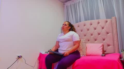 scarlettbooty online show from 09/17/25, 01:07