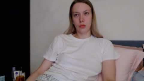 Snapshot of scarlettford chatting on 11/05/25, 04:40 Scarlett online show from 11/05/25, 04:40