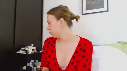 Scarlett online show from 06/18/26, 01:26