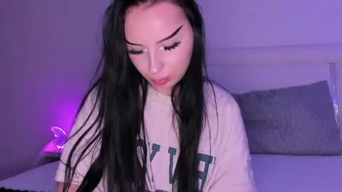 Snapshot of scarlettjakobs chatting on 05/12/26, 05:04 scarlettjakobs online show from 05/12/26, 05:04