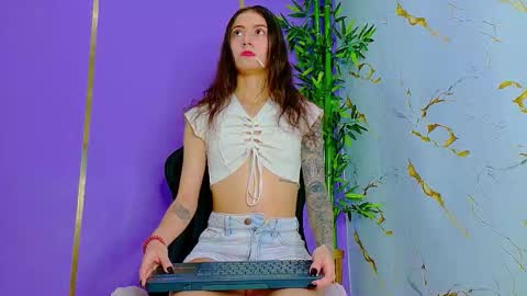 Scarlet online show from 09/17/25, 12:45