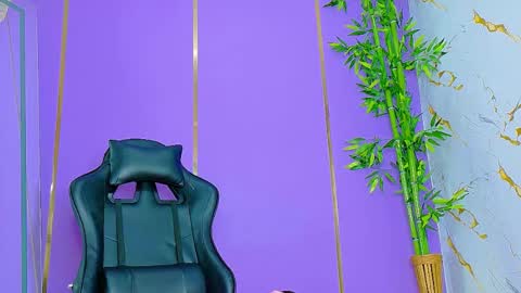 Scarlet online show from 10/15/25, 12:55