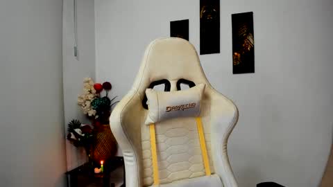 Scarlett online show from 02/27/25, 11:48