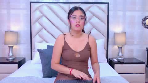 Scarlett Petrova online show from 11/17/25, 11:38