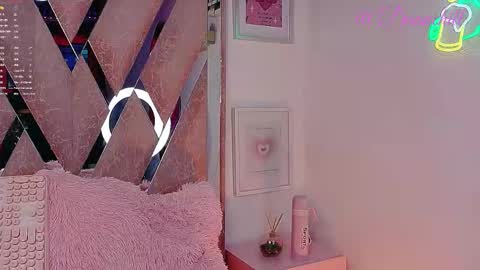 Snapshot of scarlettrusso1 chatting on 09/21/25, 12:18 Scarlett online show from 09/21/25, 12:18