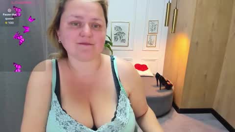 Scarlett online show from 09/15/25, 05:29