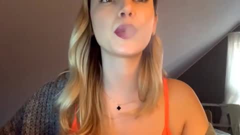 Snapshot of scarlettxblonde chatting on 03/12/26, 03:40 ScarlettxBlonde online show from 03/12/26, 03:40