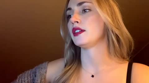 Snapshot of scarlettxblonde chatting on 04/12/26, 08:14 ScarlettxBlonde online show from 04/12/26, 08:14
