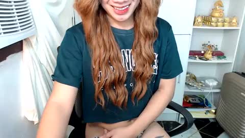 Snapshot of scarletxxxx chatting on 12/16/24, 01:42 Queen Scarlet online show from 12/16/24, 01:42