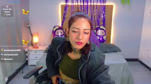 Snapshot of scarllett_bdsm chatting on 11/14/25, 05:17 Scarllett online show from 11/14/25, 05:17