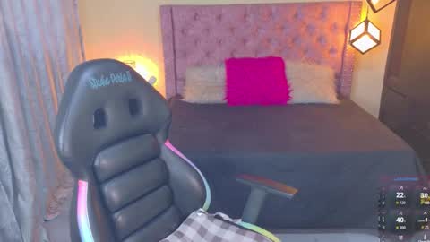 Snapshot of scarllett_bdsm chatting on 11/16/25, 10:26 Scarllett online show from 11/16/25, 10:26