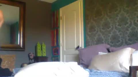 Snapshot of scarredhearted chatting on 10/23/25, 01:32 scarredhearted online show from 10/23/25, 01:32