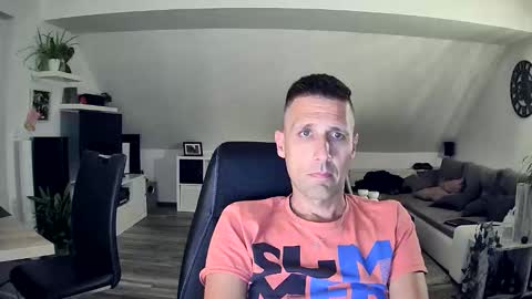 Snapshot of schnuckigeil chatting on 09/22/25, 05:59 Dildomen online show from 09/22/25, 05:59