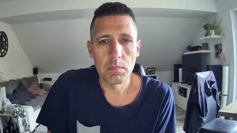 Snapshot of schnuckigeil chatting on 09/29/25, 11:04 Dildomen online show from 09/29/25, 11:04