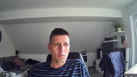 Snapshot of schnuckigeil chatting on 11/12/25, 12:38 Dildomen online show from 11/12/25, 12:38