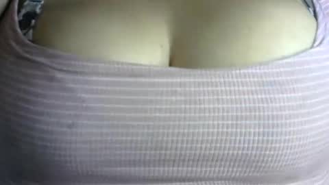 Snapshot of schoco_milf chatting on 09/18/25, 08:22 mai latina online show from 09/18/25, 08:22