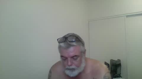 Snapshot of schooner73 chatting on 02/10/25, 02:19 Schooner73 online show from 02/10/25, 02:19