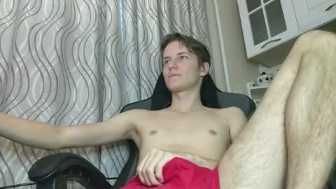 Snapshot of schweppess__ chatting on 12/19/25, 04:52 Dimka online show from 12/19/25, 04:52