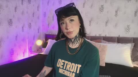 Snapshot of scolw chatting on 11/05/25, 08:42 Scolw online show from 11/05/25, 08:42