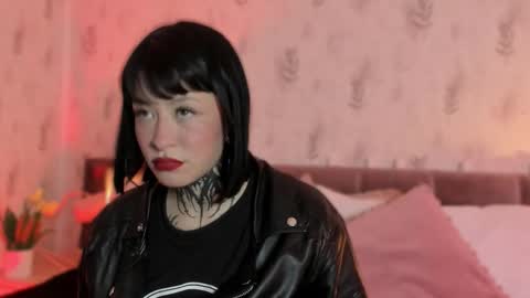 Snapshot of scolw chatting on 11/19/25, 08:53 Scolw online show from 11/19/25, 08:53