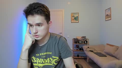 Snapshot of scooby_r chatting on 01/30/25, 05:41 Thomas brunette and Alex blond online show from 01/30/25, 05:41