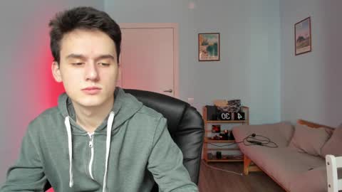 Snapshot of scooby_r chatting on 02/03/25, 09:19 Thomas brunette and Alex blond online show from 02/03/25, 09:19